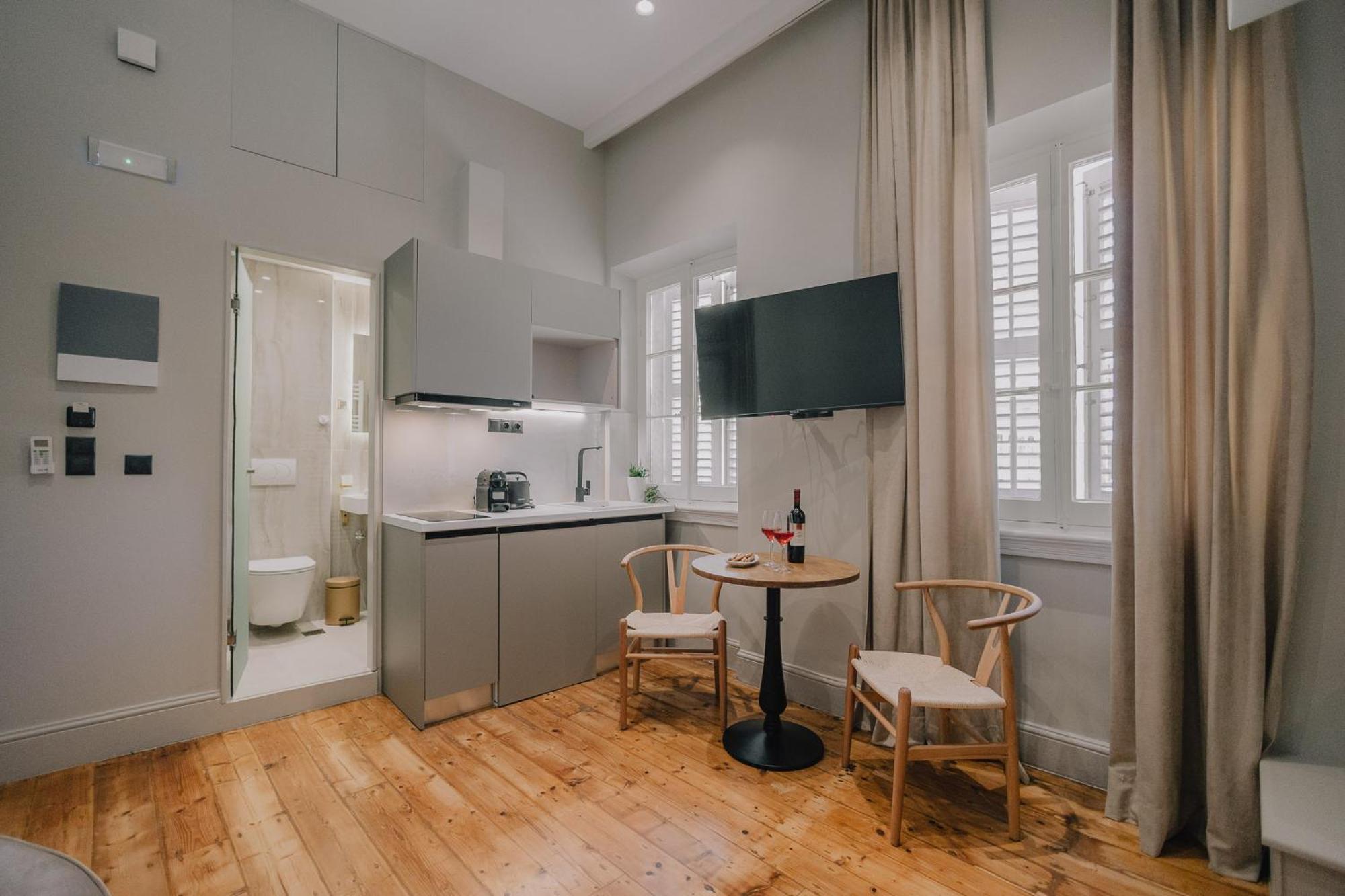 Sanrocco Suites -Corfu Town Luxury Apartments מראה חיצוני תמונה